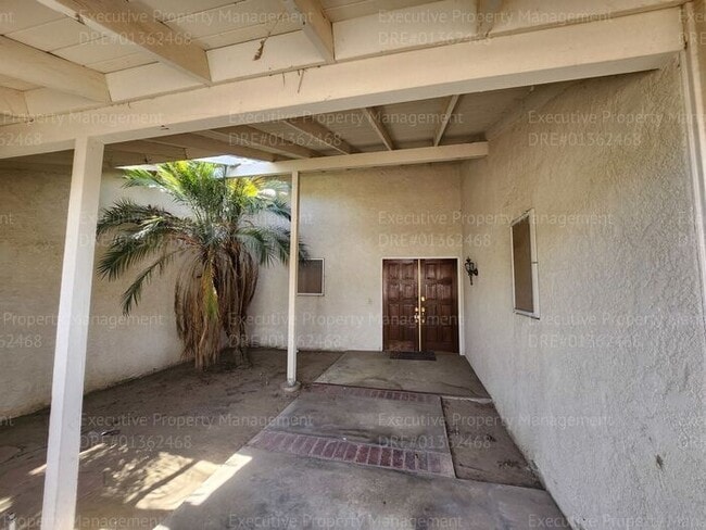 Building Photo - 3 Bedroom 2 Bath Great Location