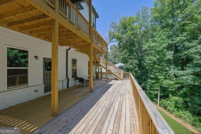 Building Photo - 6181 Shoreland Cir