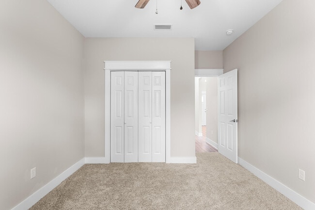 Building Photo - 5 Romana Ln