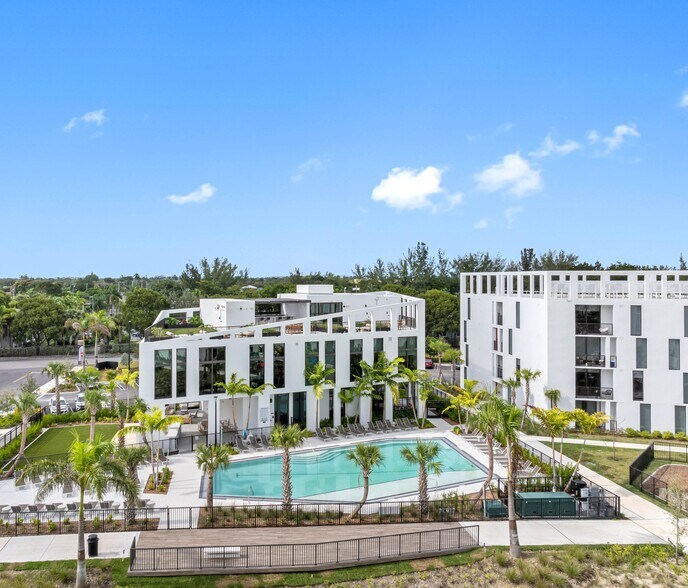 Building Photo - Laguna Gardens