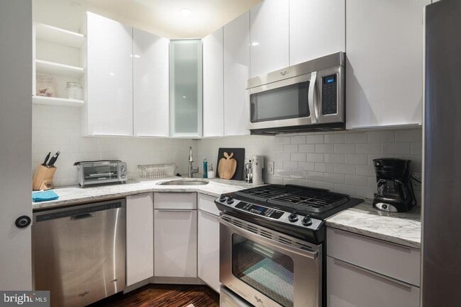 Building Photo - 126 N 3rd St