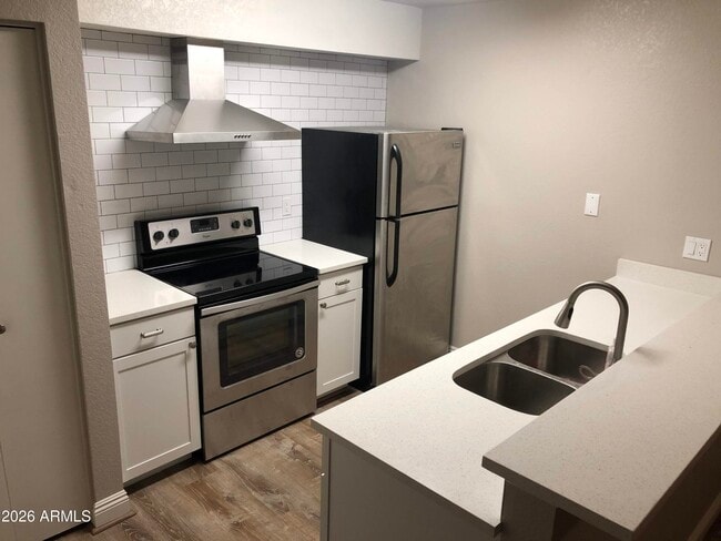 Building Photo - 2301 E University Dr