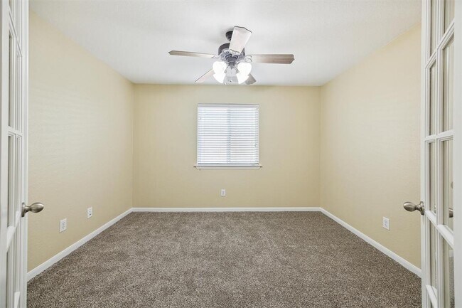 Building Photo - 4030 Mt Everest Way