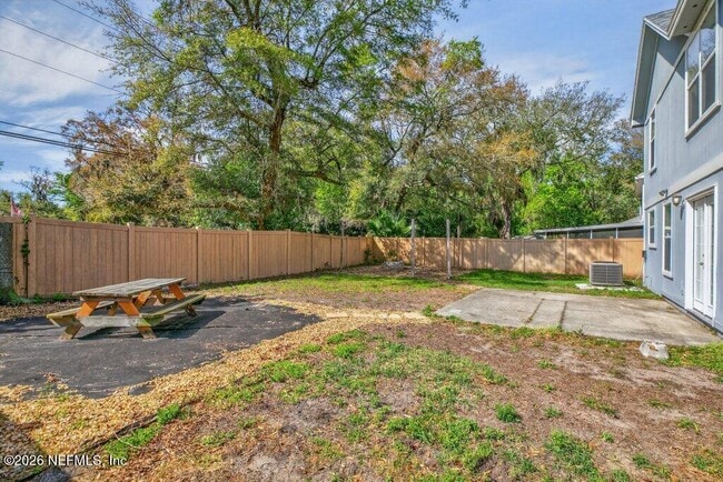 Building Photo - 518 Tuxedo Ct
