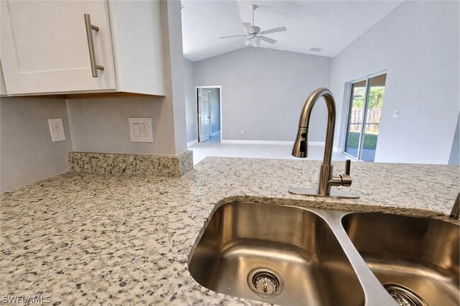 Building Photo - 3012 40th St SW