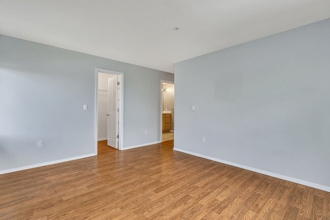 Building Photo - 2 Bed 1 Bath Condo in Lakeland Hills