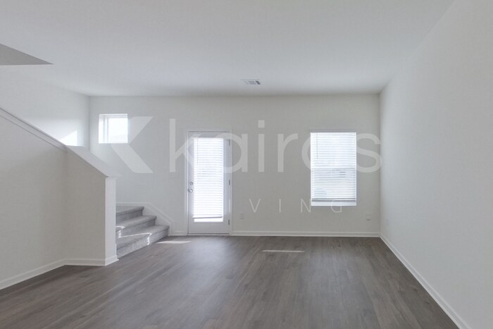 Building Photo - 215 Long Is Dr