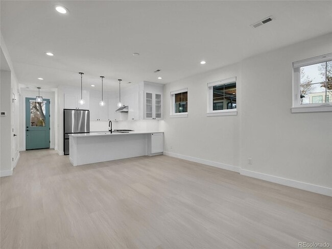 Building Photo - 4640 W 39th Ave