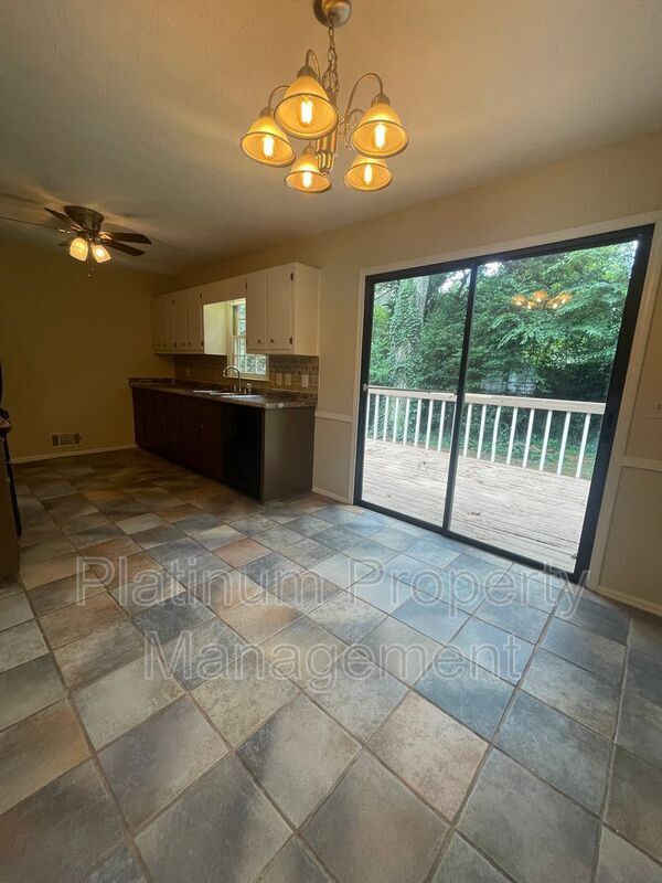 Building Photo - 118 Arbour Way