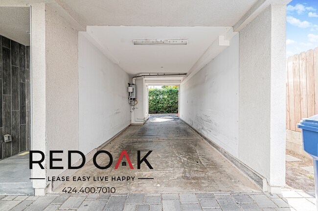 Building Photo - 4506 Esmeralda St