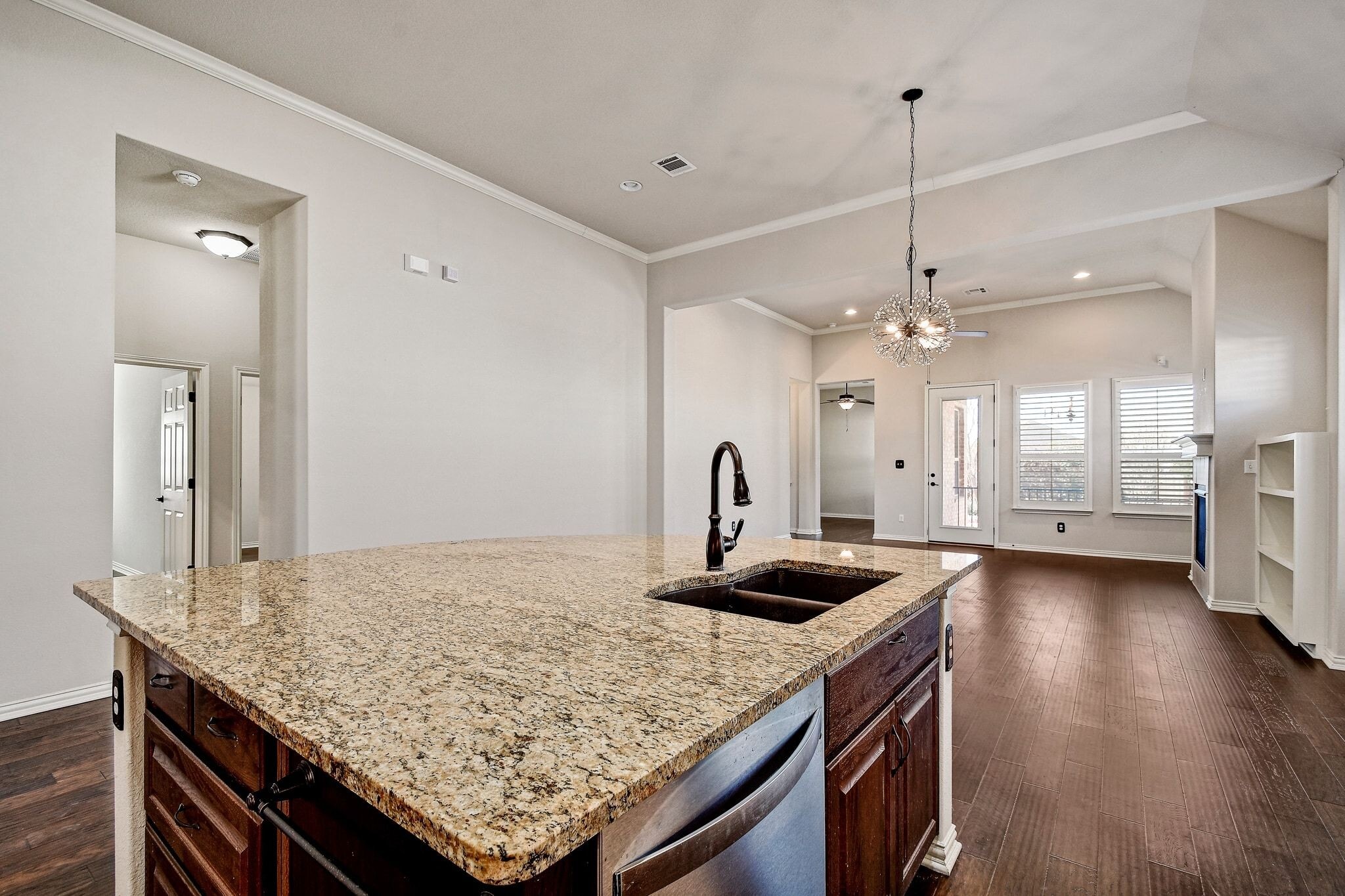 Building Photo - 112 Tulip Garden Trl