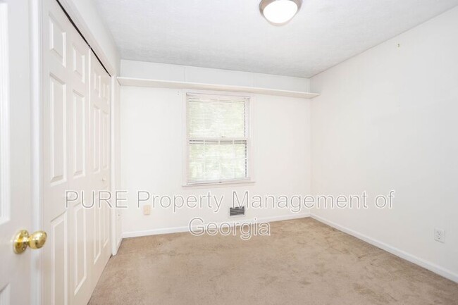 Building Photo - 21 Powers Ferry Manor SE