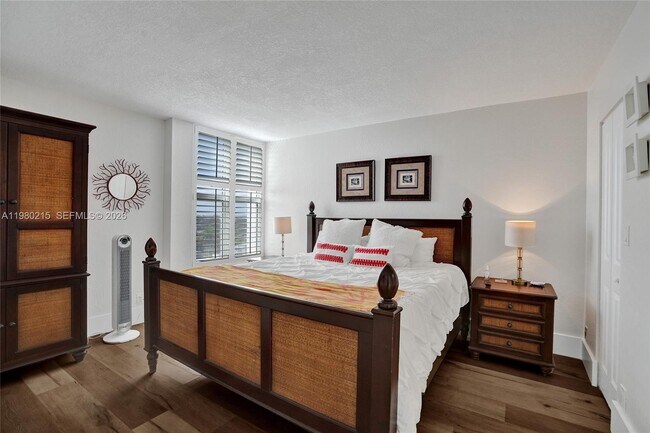 Building Photo - 1391 S Ocean Blvd