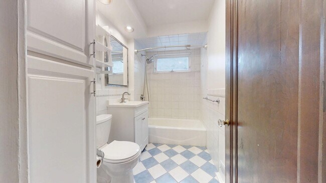Building Photo - 28 Hibbard Rd