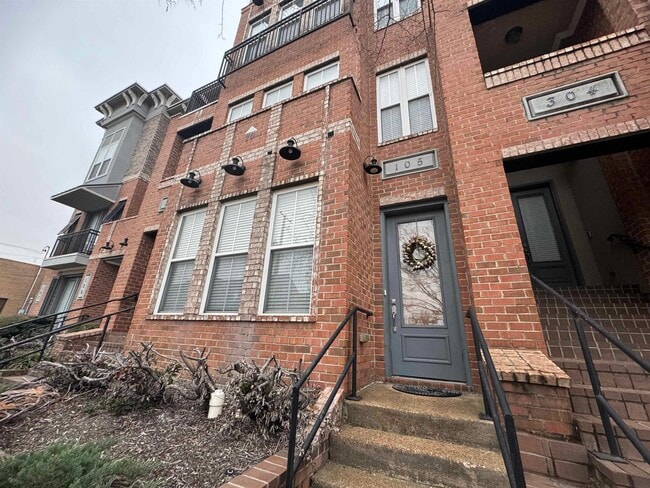 Building Photo - 70 W Carolina Ave