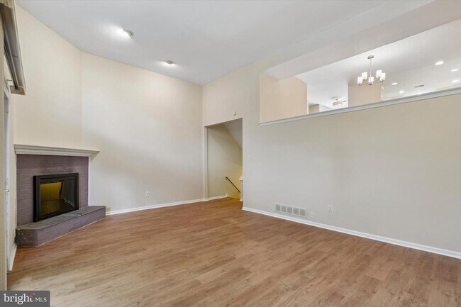 Building Photo - 156 Eaton Dr