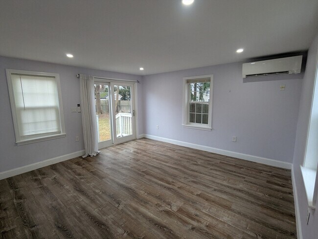 Building Photo - 58 Hartford St