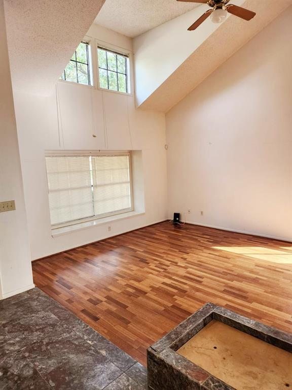 Building Photo - 2122 Braesmeadow Ln