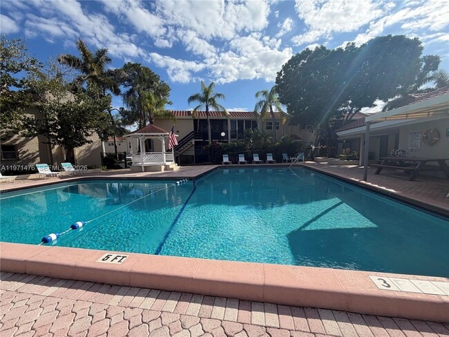 Building Photo - 5270 NE 6th Ave