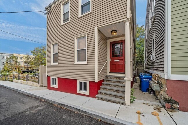 Building Photo - 8 Kilburn Ct