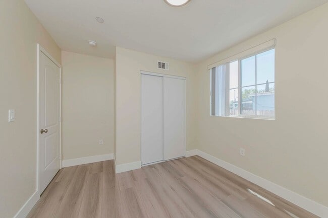 Building Photo - 8711 McKinley Pl