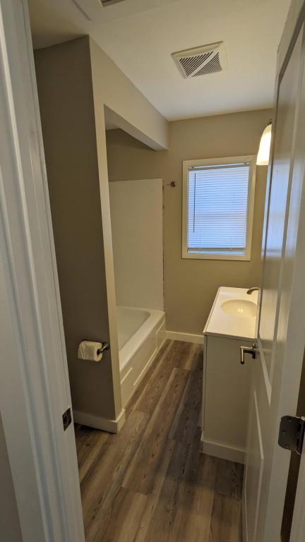 Building Photo - 3965 Hayesville Dr NE
