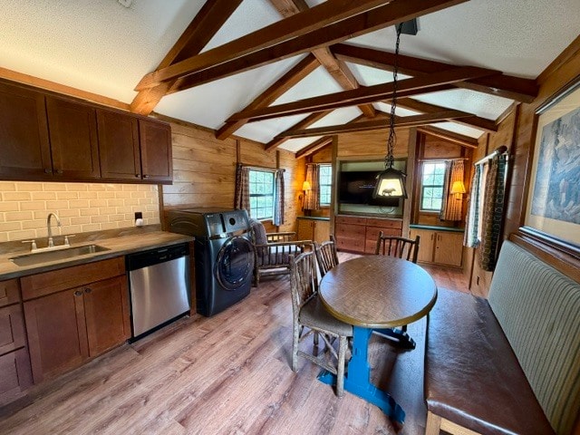 Building Photo - 32 Lone Pine Ct