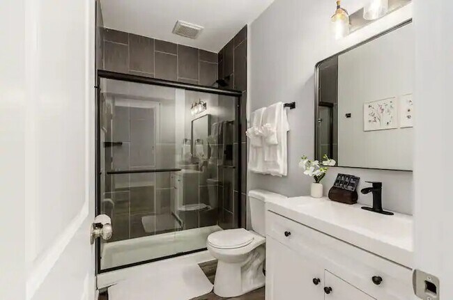 Building Photo - 61-63 E Moler St