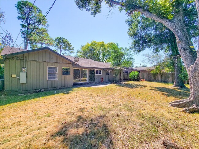 Building Photo - 9506 Vogue Ln
