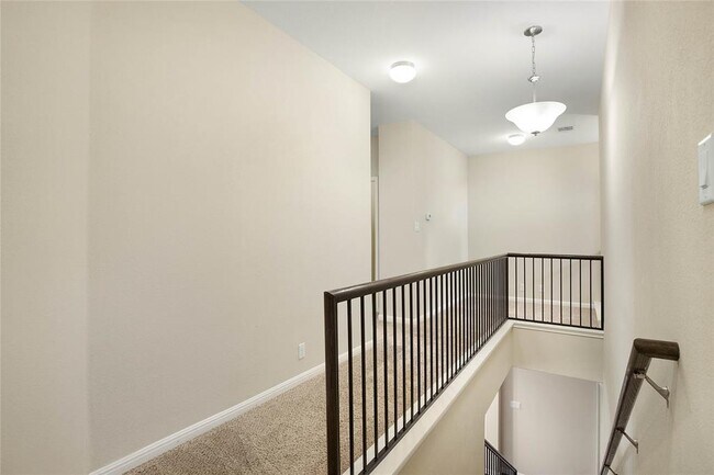 Building Photo - 13400 Briarwick Dr