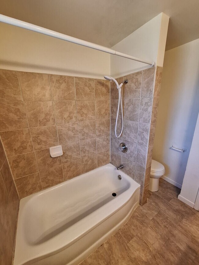 Building Photo - 5867 Madrona Dr