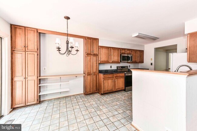 Building Photo - 7709 Rockledge Ct