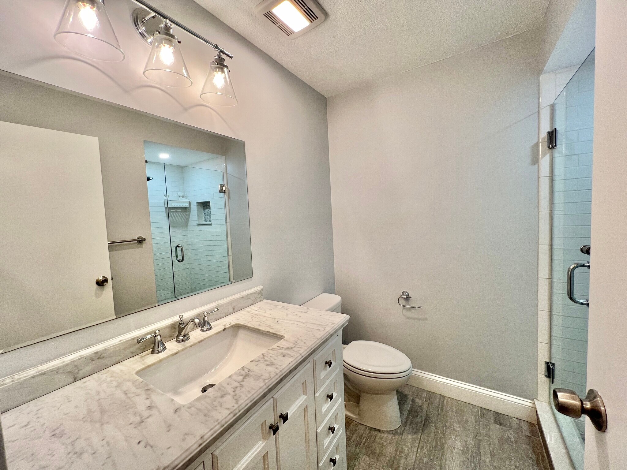 Building Photo - 1004 Paradise Rd