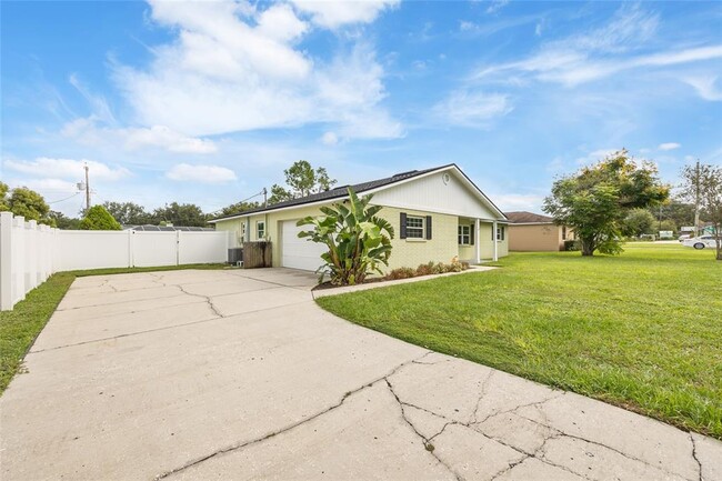 Building Photo - 934 Point View Ln