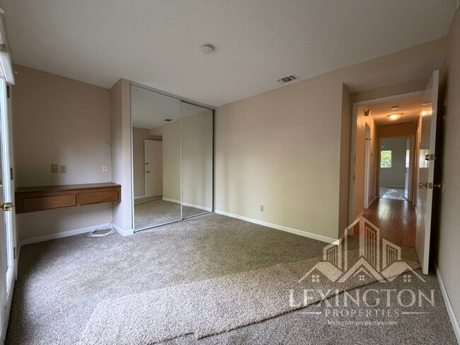 Building Photo - Beautifully Updated, 3BD/2BA Home in Larchmont Sunriver, off Sunrise Blvd. and Coloma Rd.