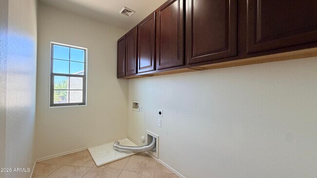 Building Photo - 17738 N Carmen Ave