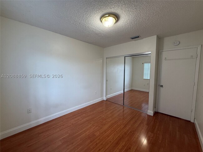 Building Photo - 3559 W 71st Terrace
