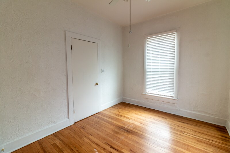 Building Photo - 1314 E Platte Ave