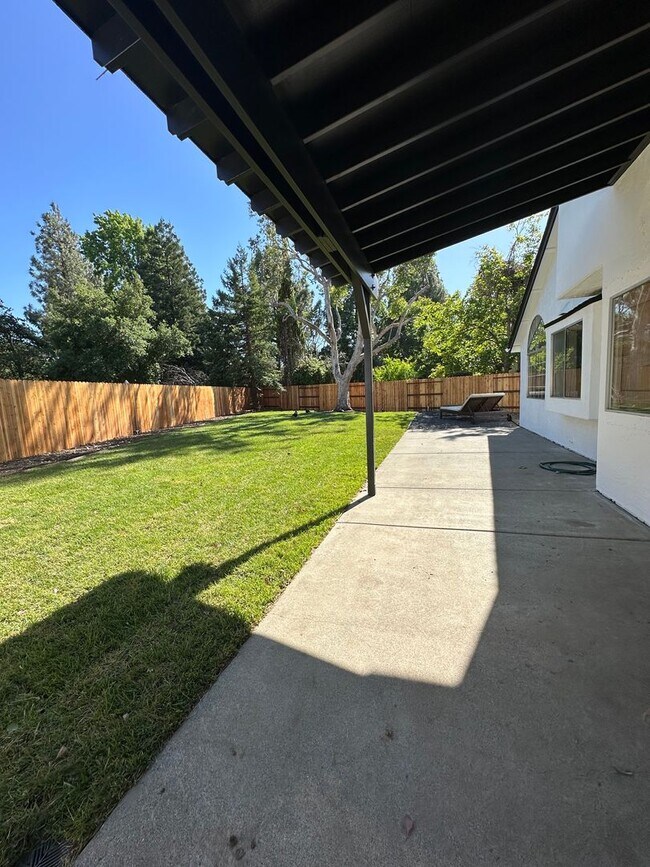 Building Photo - Newly Renovated 3bed 2.5 bath in Vacaville!
