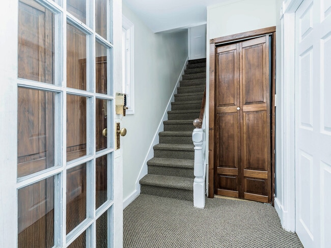 Building Photo - 339 Glen Ave