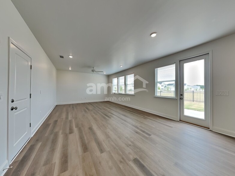 Building Photo - 330 Golucke Wy