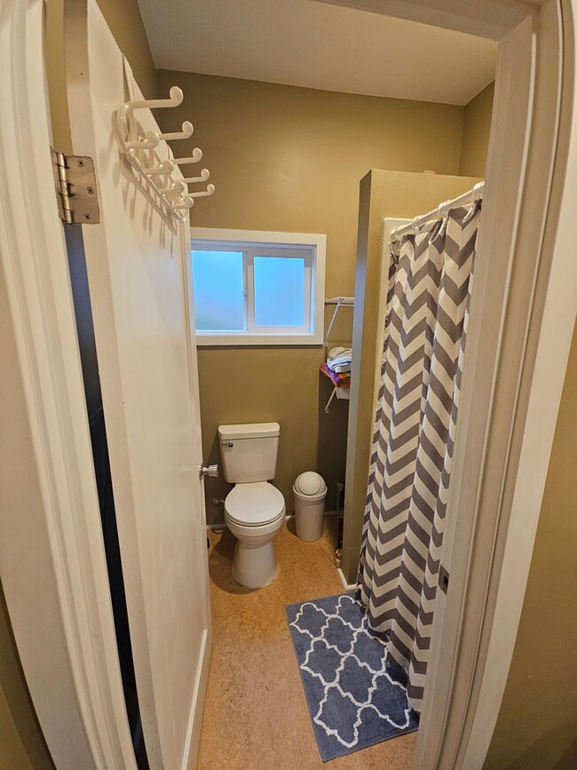 Building Photo - 2 Bedrooms, 1 Bathroom Single Family House