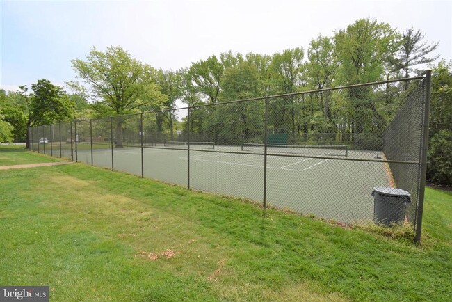 Building Photo - 6621 Wakefield Dr