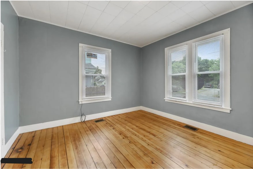 Building Photo - 53 Orchard St