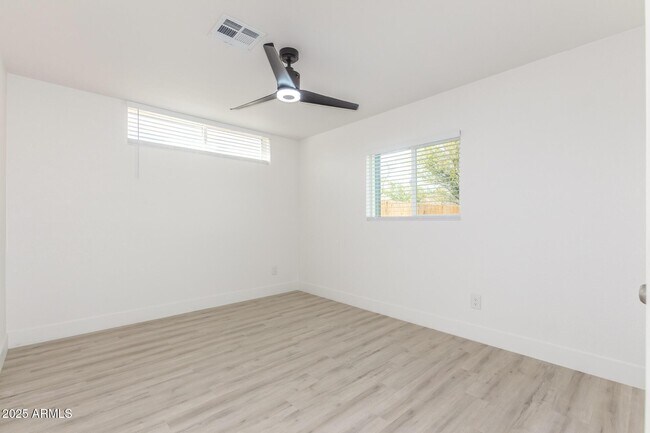 Building Photo - 120 W Hu Esta Dr