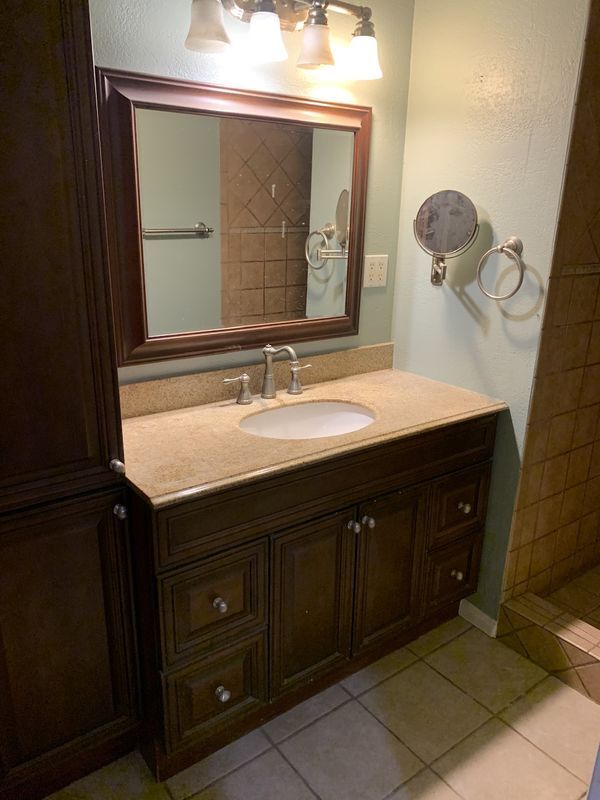 Building Photo - 1039 Barston Ave