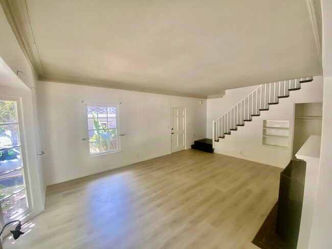 Building Photo - 10461 Ashton Ave