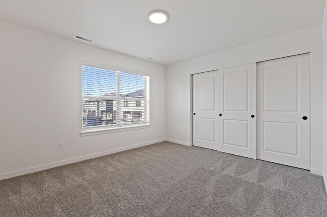 Building Photo - 7475 W Swain Ln