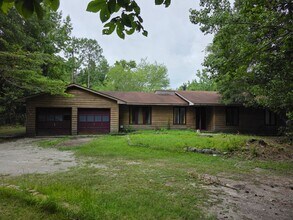 Building Photo - Peaceful Country Living on 1.5 Acres with Pond & Two-Car Garage