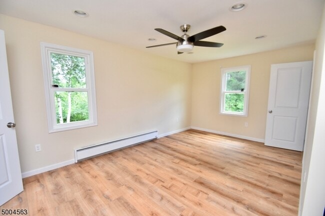 Building Photo - 5528 Berkshire Valley Rd